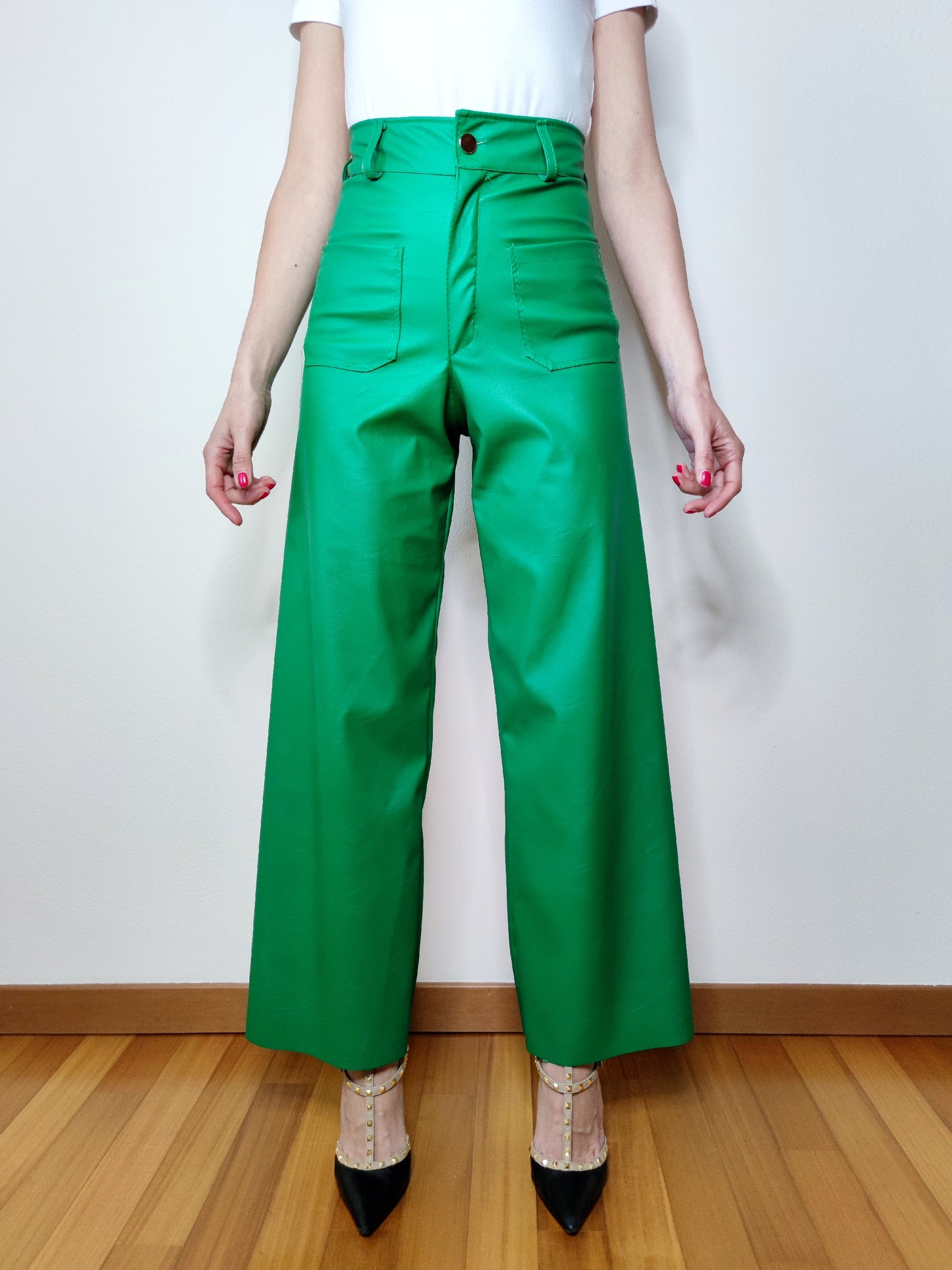 Pantalone ecopelle a zampa