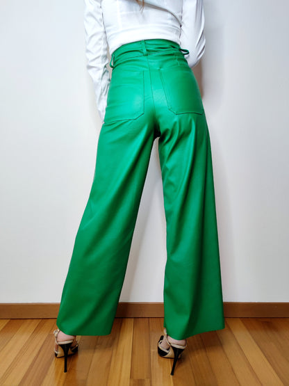 Pantalone ecopelle a zampa