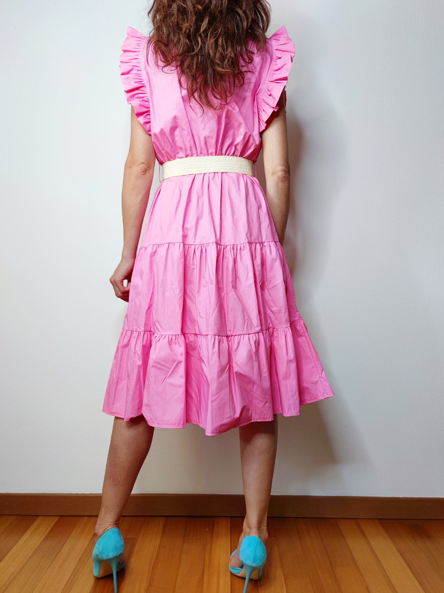 Abito rosa con cintura