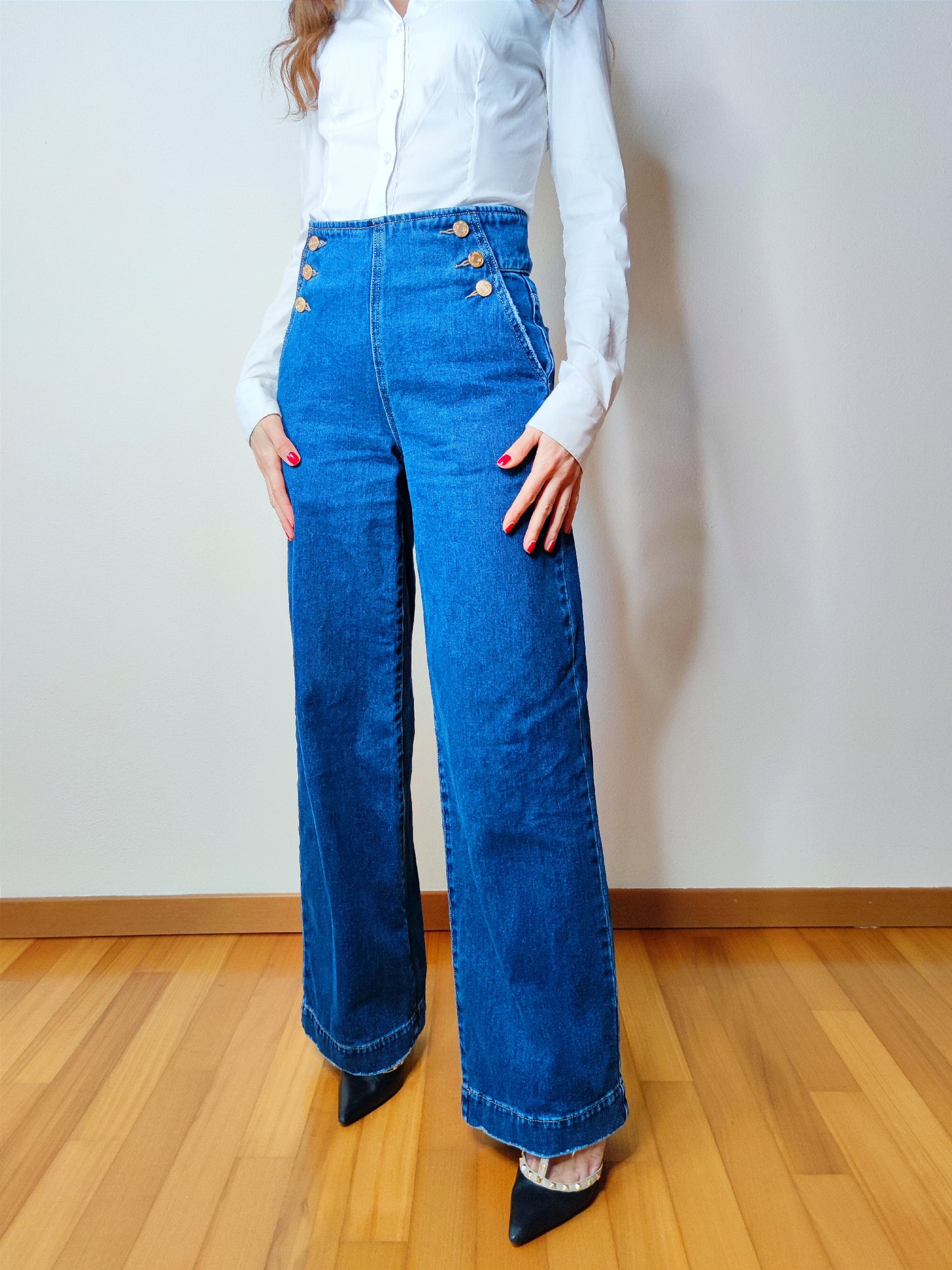 Jeans a palazzo con bottoni